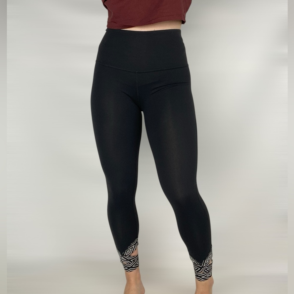 BEYOND YOGA Badlands Strappy High‎ Waist Stretch Legging Black Workout Gym
